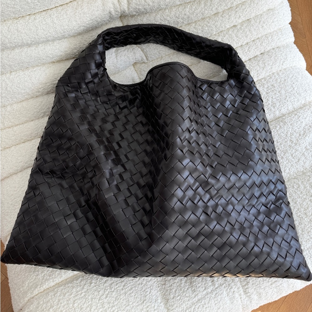 BRAND NEW UNUSED WITH TAGS BOTTEGA VENETA LARGE HOP BAG